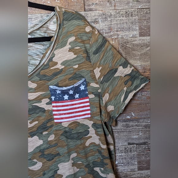 Cato Raw Edge Hem CamoTee W Patriotic Sleeve - Picture 4 of 16